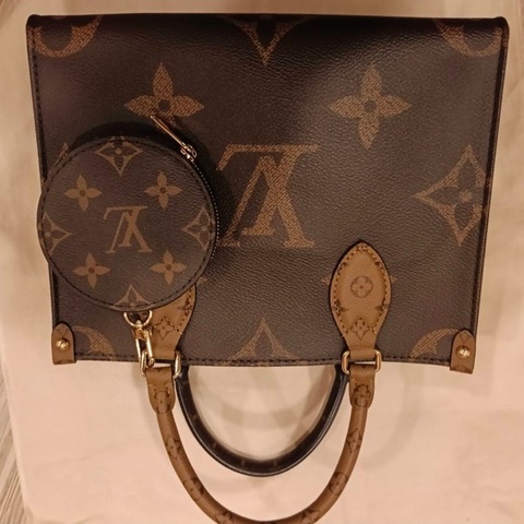LV onthego pm  使用過2-3次 無瑕疵 有購證 有盒 大全配