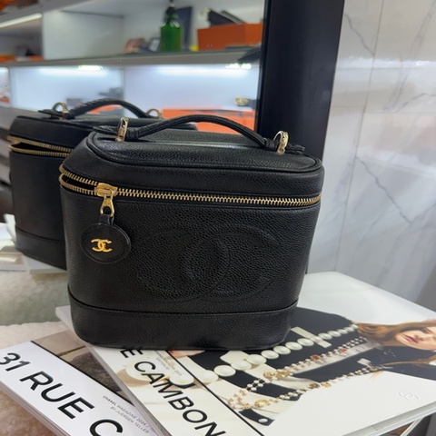 Chanel 香奈兒黑金荔枝皮化妝包