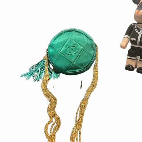 Chanel香奈兒綠鬆石色緞面金球流蘇寶石鏈條包