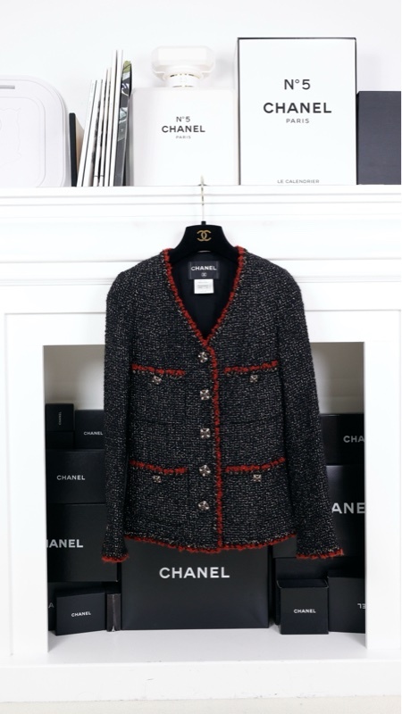 Chanel 11年拜占庭系列秀款黑金细闪琉璃扣四口袋外套