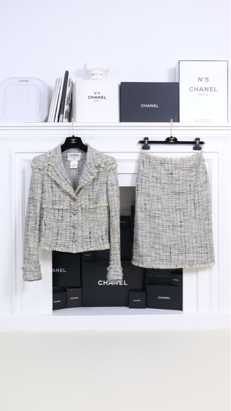Chanel 1998年浅灰色编织上衣外套半裙套装