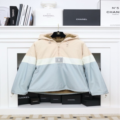 Chanel01年秋冬秀款运动方标系列蓝粉套头棉服