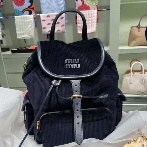 Miumiu 全新品 後背包雙肩包⭐️全網唯一 超甜🐝