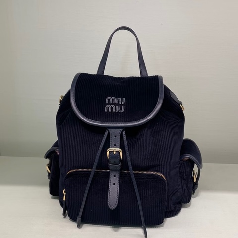 Miumiu  全新🫟千金老錢風⭐️後背包 雙肩包