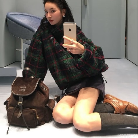 Miumiu  全新⭐️後背包 雙肩包 絲絨燈芯絨質感爆棚🫟