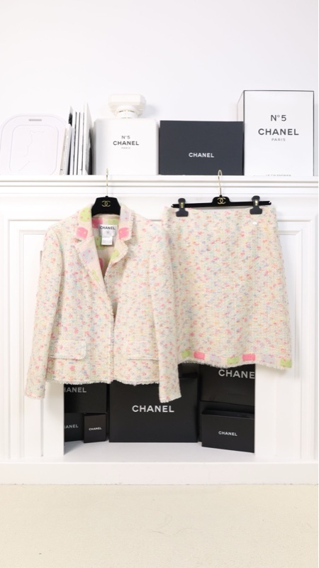 Chanel 04年秋冬秀款系列糖果色粗花呢两口袋外套半裙套装