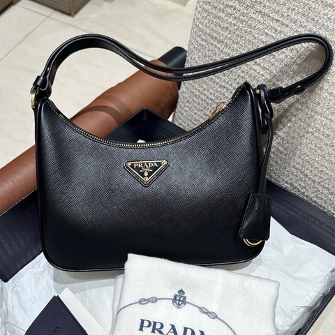 普拉達Prada Saffiano 皮革迷你黑色手袋