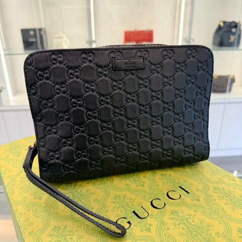 Gucci Signature 壓紋手拿包