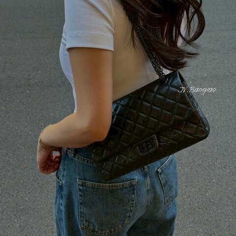 JS1450-CHANEL 黑牛皮黑扣2.55 口蓋包 A37586