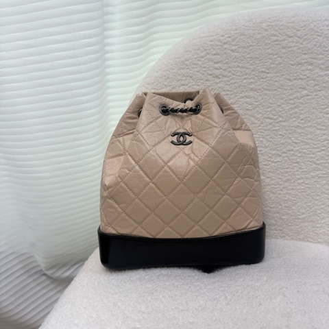 Chanel黑拚米鞣製牛皮霧銀流浪後背包