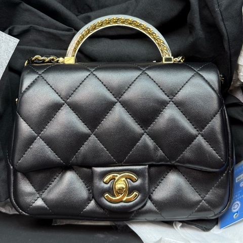 Chanel 香奈兒24Ｓ亞克力透明手柄黑金羊皮方胖子 尺寸：13*20*7