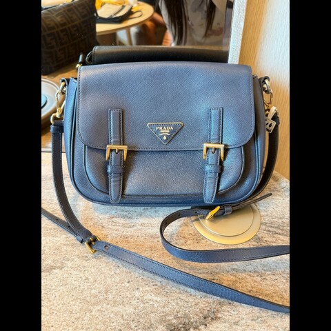 Prada 普拉達郵差斜挎包