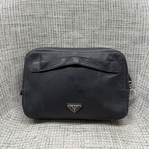 【超級便宜的Prada ✨加條肩帶即變斜背包✨】Prada黑色全皮手拿包