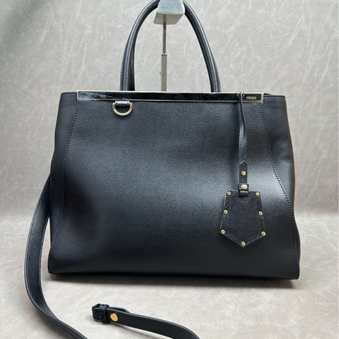 FENDI 芬迪 3jours黑色大號 材質:牛皮 尺寸:35*15*26cm 肩帶