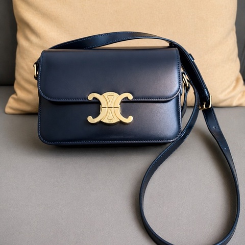 【專櫃正品】CELINE Teen Triomphe 凱旋門肩背包 黑色 金扣｜附完整配件