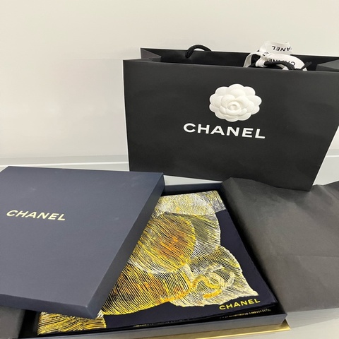 CHANEL 香奈兒 《全新》2025 VIC 中秋限定絲巾｜VIP禮贈品｜全新未使用｜收藏推薦