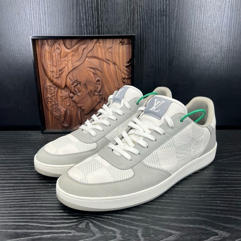 Louis Vuitton路易威登 rivoli 灰白 42.5碼