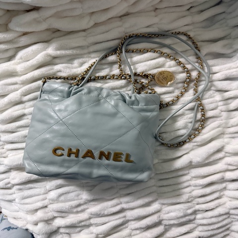 Chanel 22 mini