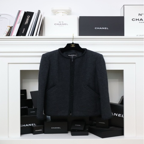 Chanel 15年灰色羊毛两口袋拉链外套