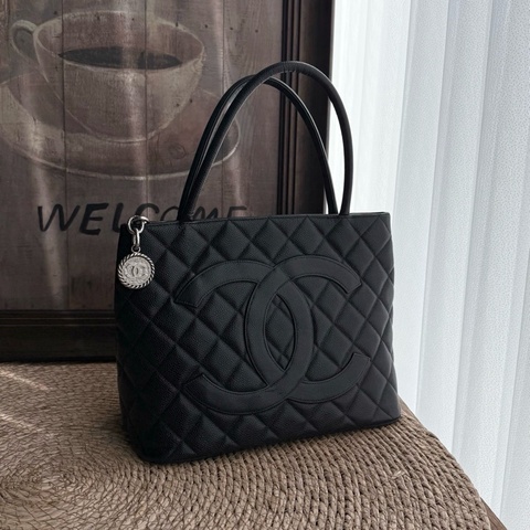 Chanel香奈兒希爾頓黑色銀幣荔枝紋手提單肩包