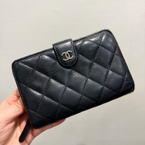 Chanel 香奈兒 荔枝牛皮 拉鍊中夾 黑 銀釦