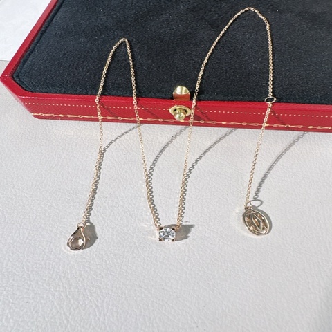 Cartier卡地亞 C DE CARTIER 玫瑰金單鑽牛頭項鍊，鑽石0.32ct