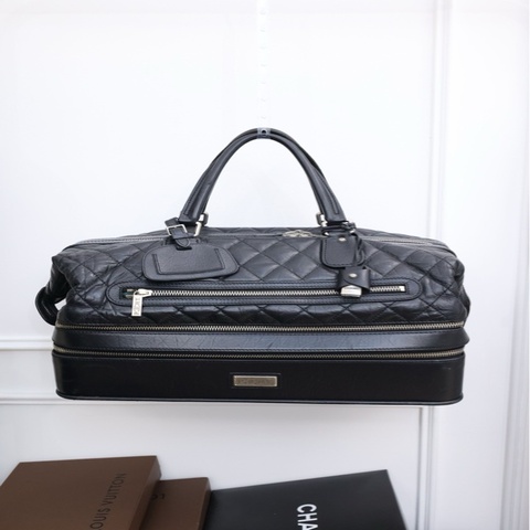 Chanel 10开黑银褶皱油蜡皮做旧五金旅行包
