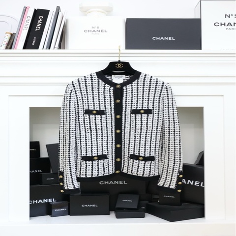 Chanel 97年秀款Jennie同款黑白四口袋针织开衫外套
