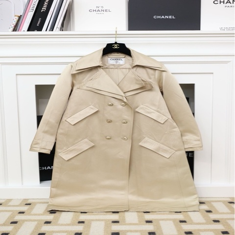 Chanel双层翻领卡其色双排扣风衣外套