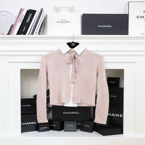 Chanel 04年橡皮粉羊绒针织衬衫假两件