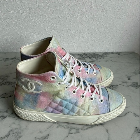 Chanel 絢彩白雙C高筒鞋38.5