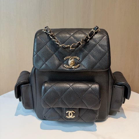 Chanel/香奈兒 黑色荔枝皮Duma炸藥包雙肩包芯片款