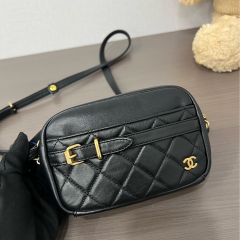 Chanel/香奈兒 黑金迷你相機包