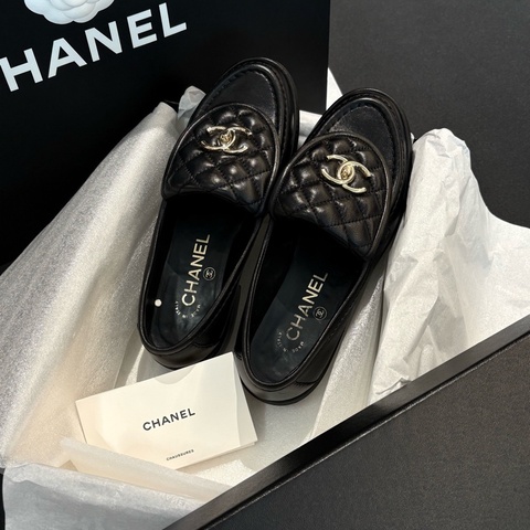 Chanel 香奈兒 雙C書包扣樂福鞋 淡金扣