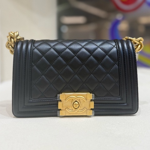 閒置新香奈兒/Chanel le boy 黑色牛皮 做舊金扣 單肩斜挎包小號 芯片款