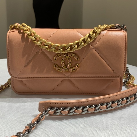 99新Chanel 香奈兒 19 bag woc mini 金扣 焦糖色羊皮 芯片款