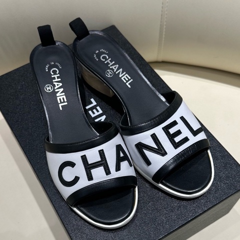 Chanel 香奈兒 黑白拼色字母拼皮水晶跟涼鞋 涼拖 38.5碼 配塵袋