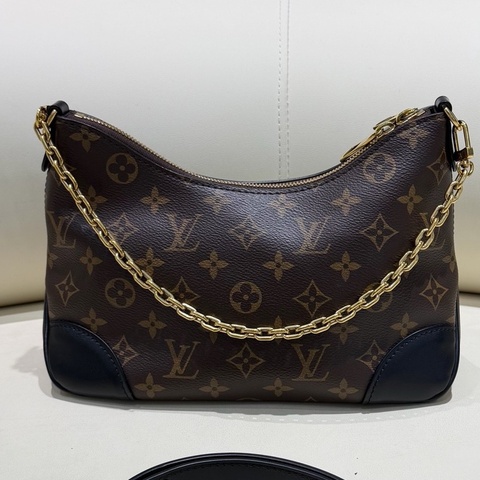 Louis Vuitton 路易威登 boulogn經典老花黑牛角包斜挎包 芯片 塵袋 購證 26*9.5*16。