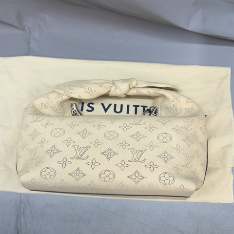 Louis Vuitton路易威登 Why Knot 月光女神蝴蝶結包