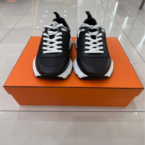 Hermes 愛馬仕新款豬鼻子熊貓鞋🐼