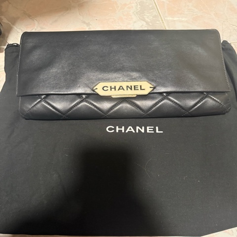 Chanel 搪瓷扣單肩包