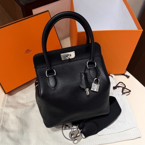 全新帶膜🖤#愛馬仕 #Toolbox20黑銀 #swift皮牛奶盒子 #手提單肩包 #全配