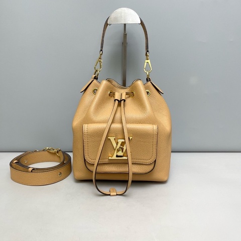 98新全配🧡#Lv #lockme #卡其色牛皮水桶 #副肩帶 #盒子塵袋購證
