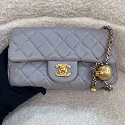 全新全配🩶#香奈兒 #灰色金球 #cfmini #購證晶片款 #金球可調節鏈條