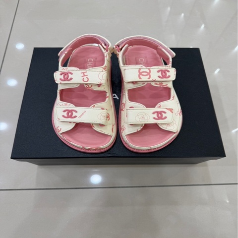 CHANEL 香奈兒經典雙C LOGOG魔術貼涼鞋 粉/白
