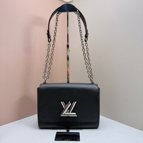 路易威登/LV Twist 黑色銀扣水波紋斜挎包 底長19cm