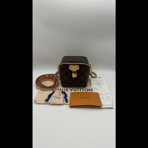Lv just in case新款骰子包  可拆式雙肩帶，夏日搭配超實用，精緻小巧可愛