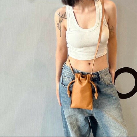 Loewe焦糖色手機包