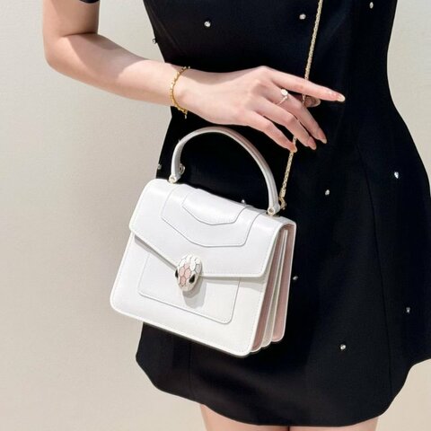 Bvlgari  mye粉白蛇頭 牛皮 風琴包18*9*16cm 99新配件塵袋 肩帶 鏡子