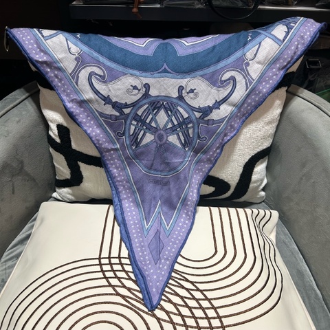 Hermes 三角巾